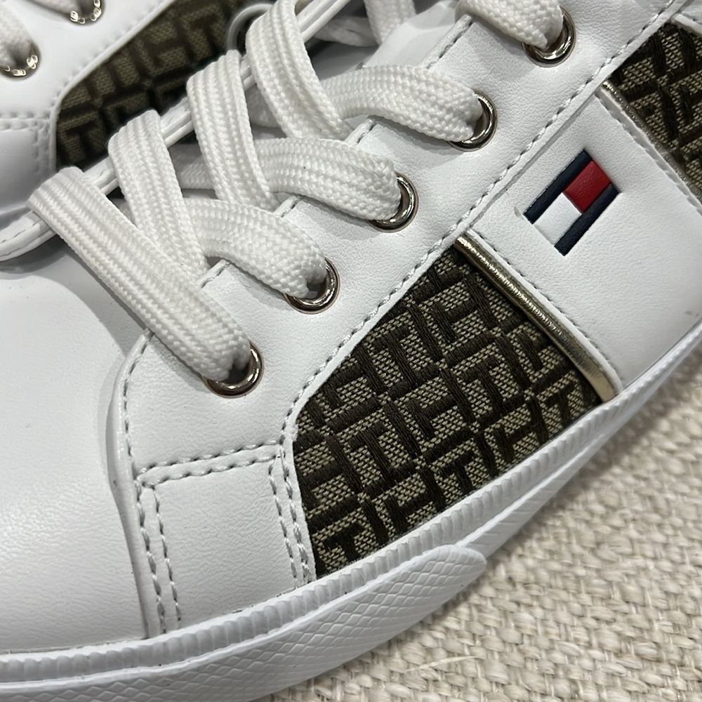Tommy Hilfiger women’s sneakers